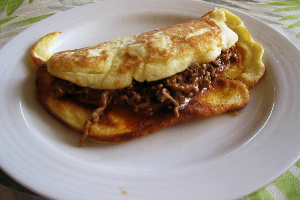 Pfannkuchen mit Hackfüllung Pfannkuchen mit Hackfüllung