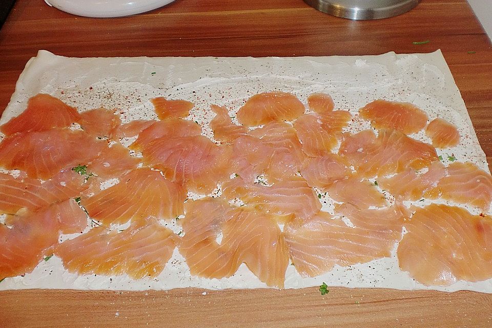 Blätterteig-Lachs-Schnecken