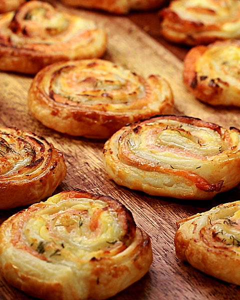 Blätterteigtaschen mit Spinat und Feta von ATL Blätterteigtaschen mit Spinat und Feta von ATL