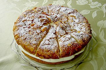 Bienenstich Vom Blech Mit Pudding Und Sahne Von Brisane Chefkoch