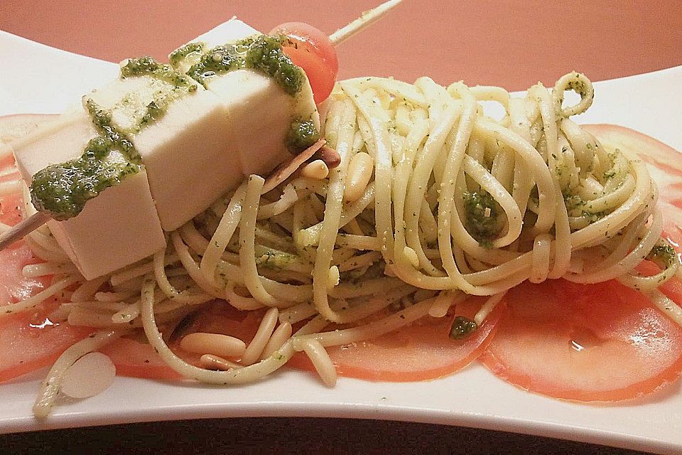 Spaghetti - Pesto - Salat