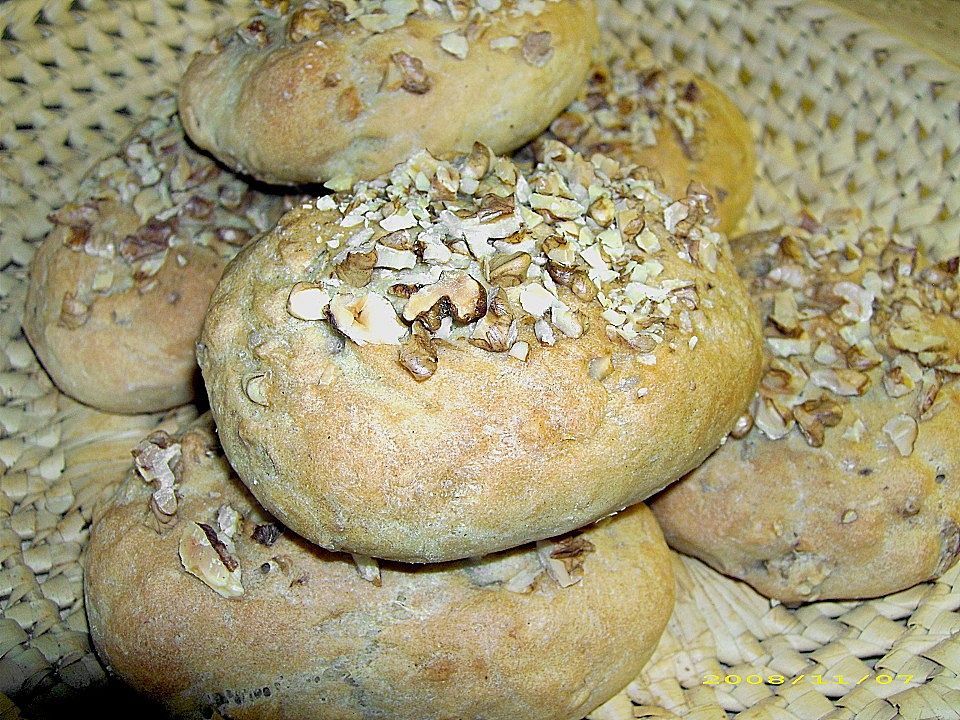 Joghurt - Walnuss - Brötchen von Nicky0110 | Chefkoch