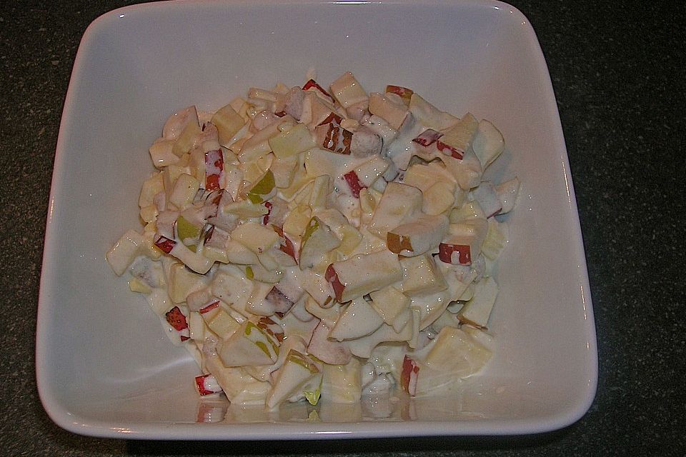 Käsesalat mit Apfel und Birne