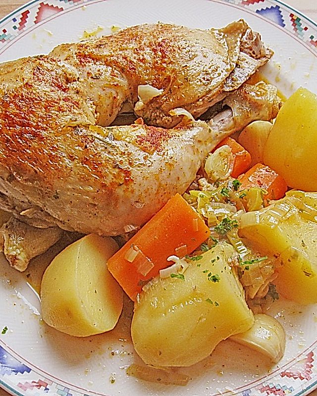 Geschmorte Hähnchenschenkel in Weißwein mit Karotten - Kartoffelgemüse