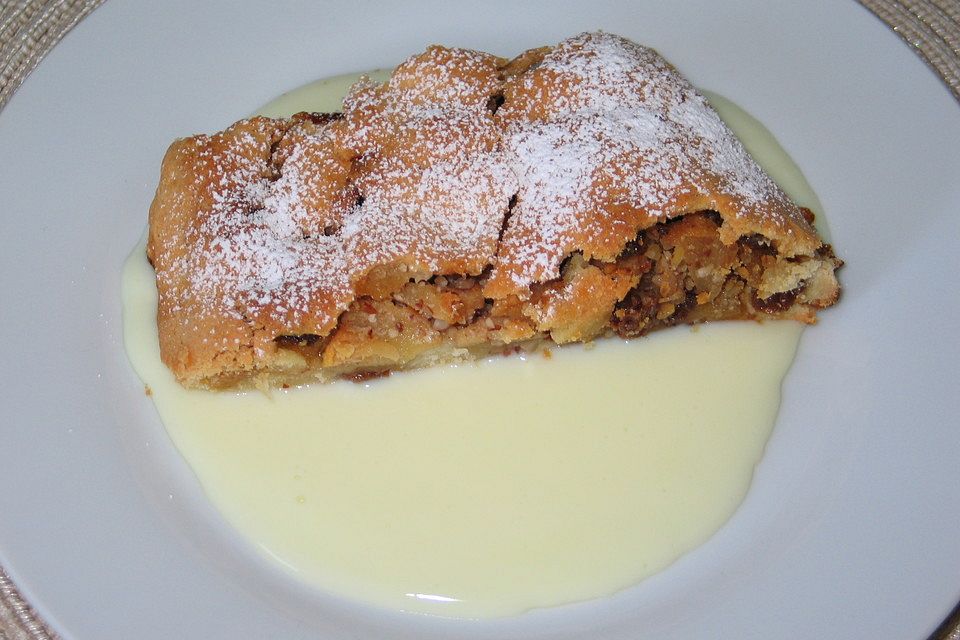 Apfelmandelstrudel aus Mürbeteig