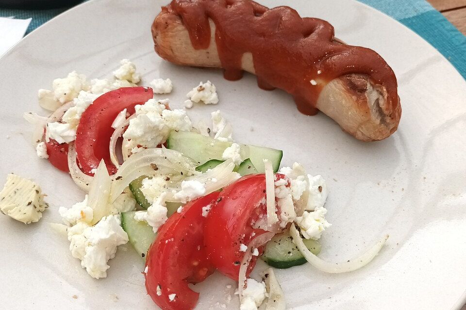 Tomaten - Gurkensalat mit Schafskäse