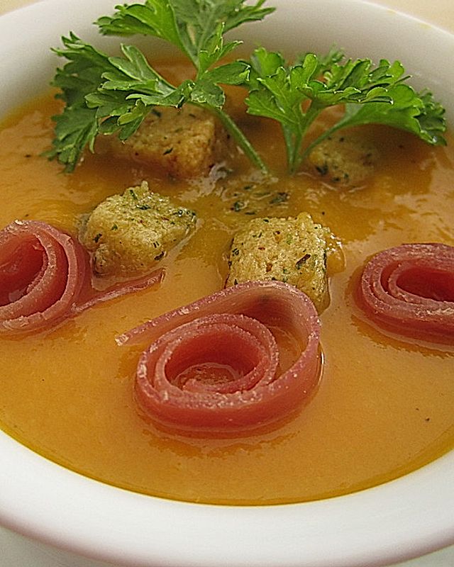 Möhren - Ingwer - Suppe mit Parmaschinken