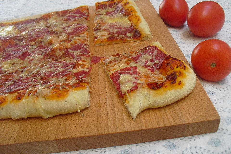 Pizzateig für ein Blech