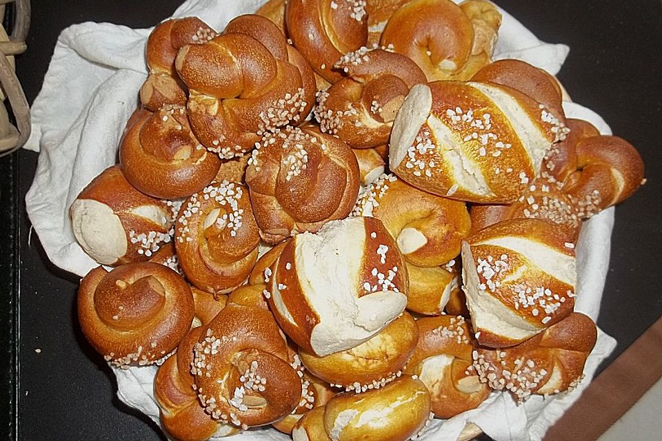 Laugenstangen, selbst gemacht Laugenstangen, selbst gemacht