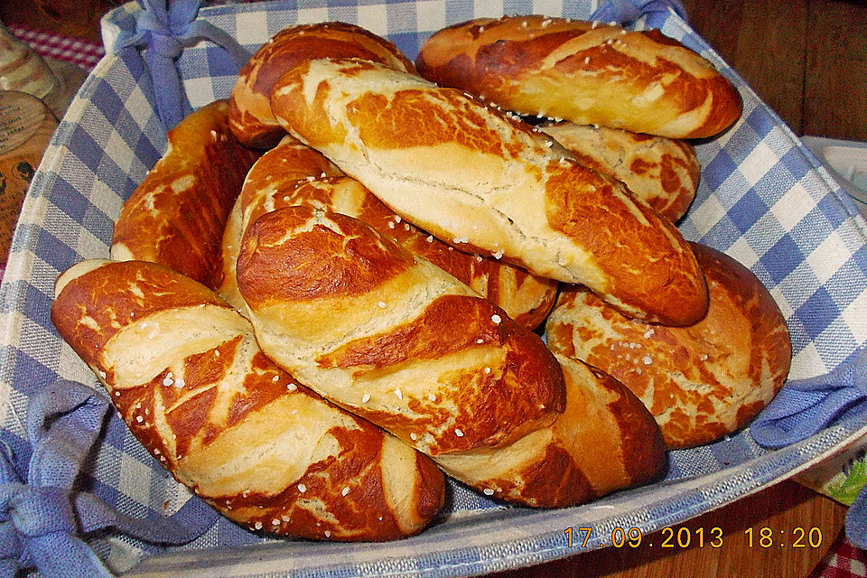 Laugenstangen, selbst gemacht Laugenstangen, selbst gemacht