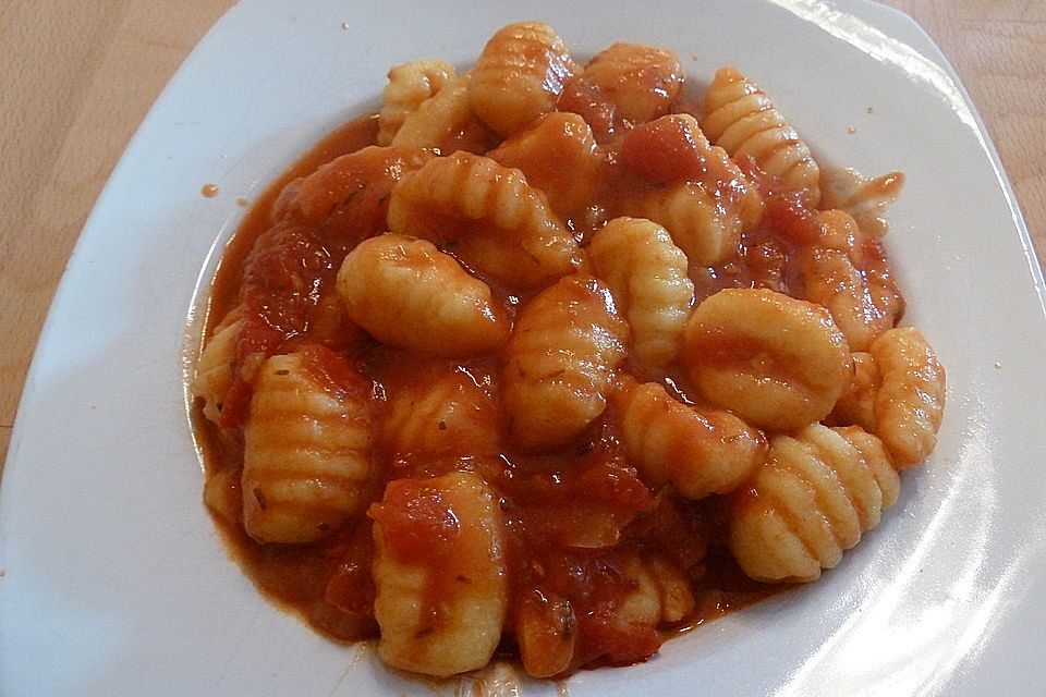 Gnocchi con Pomodori all'arrabiata