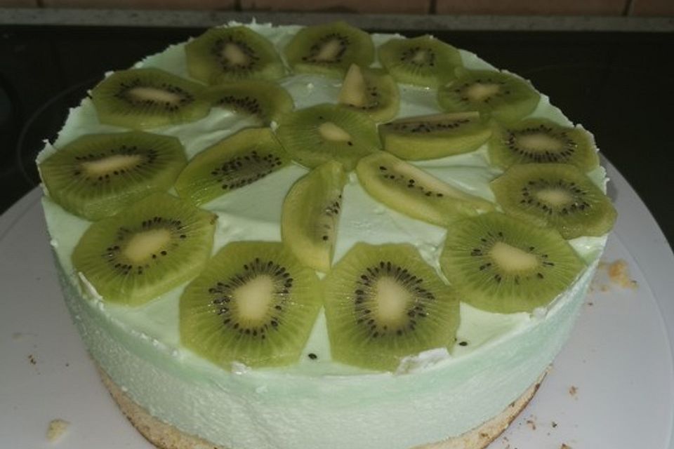 Philadelphiatorte mit Kiwi