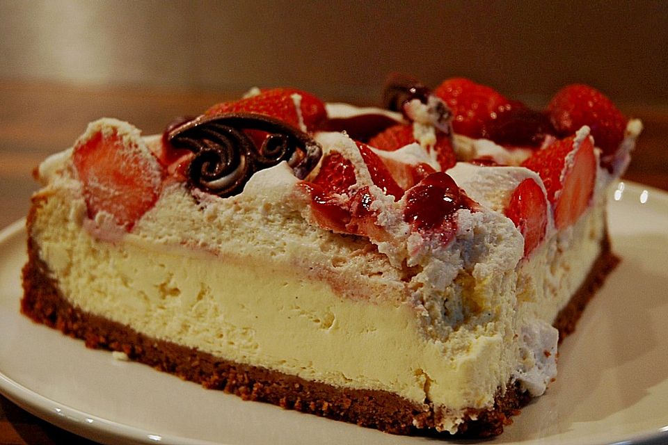 American Cheesecake mit Sahne - Früchte - Topping