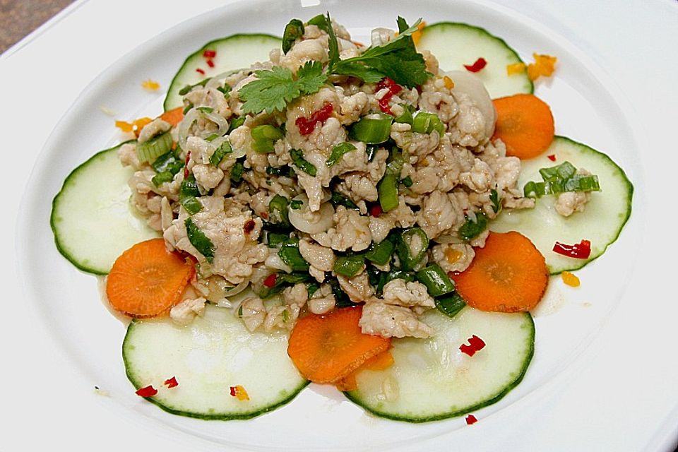 Laab Gai - Thailändischer Hähnchensalat