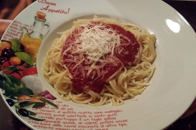 Schnelle, einfache Tomatensoße zu Spaghetti von Maja72| Chefkoch