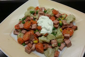 Gemüsepfanne mit Leberkäse