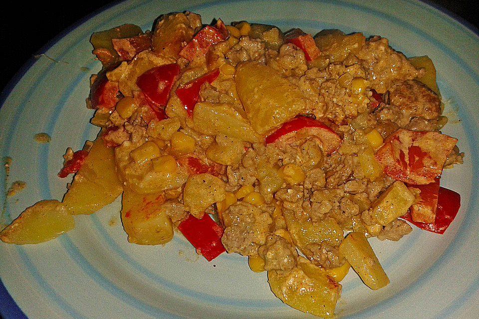 Kartoffelauflauf mit Mais und Paprika