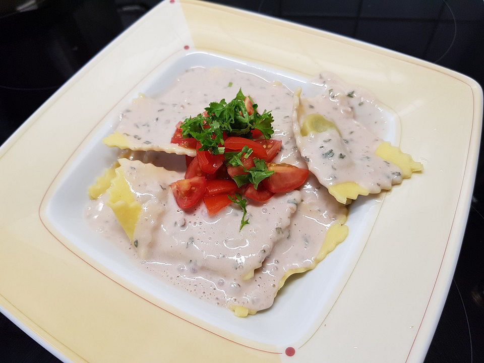 Ravioli in Walnuss - Sauce von DieVenusfalle| Chefkoch