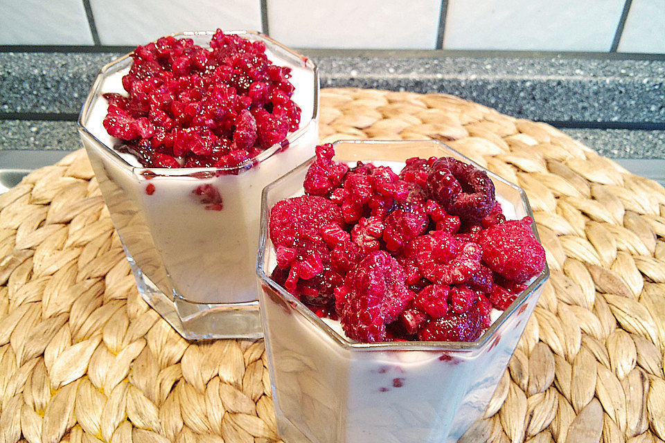 Joghurt mit Waldbeeren