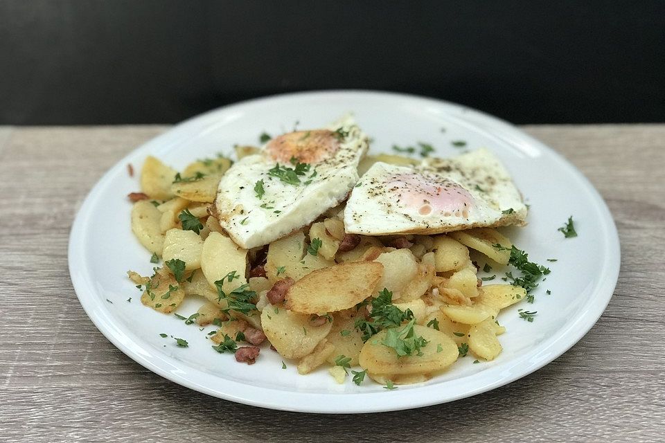 Bratkartoffeln mit Rühr- oder Spiegelei