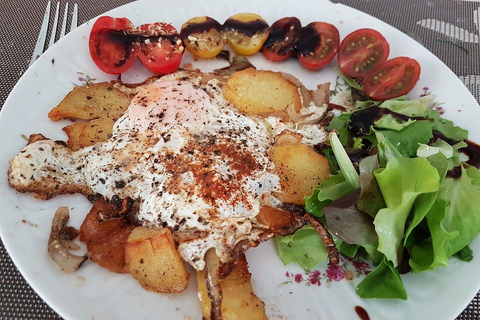 Bratkartoffeln mit Rühr- oder Spiegelei