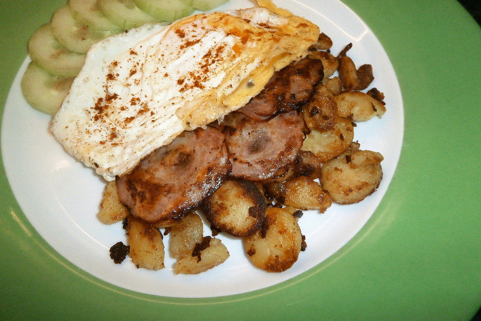 Bratkartoffeln mit Rühr- oder Spiegelei