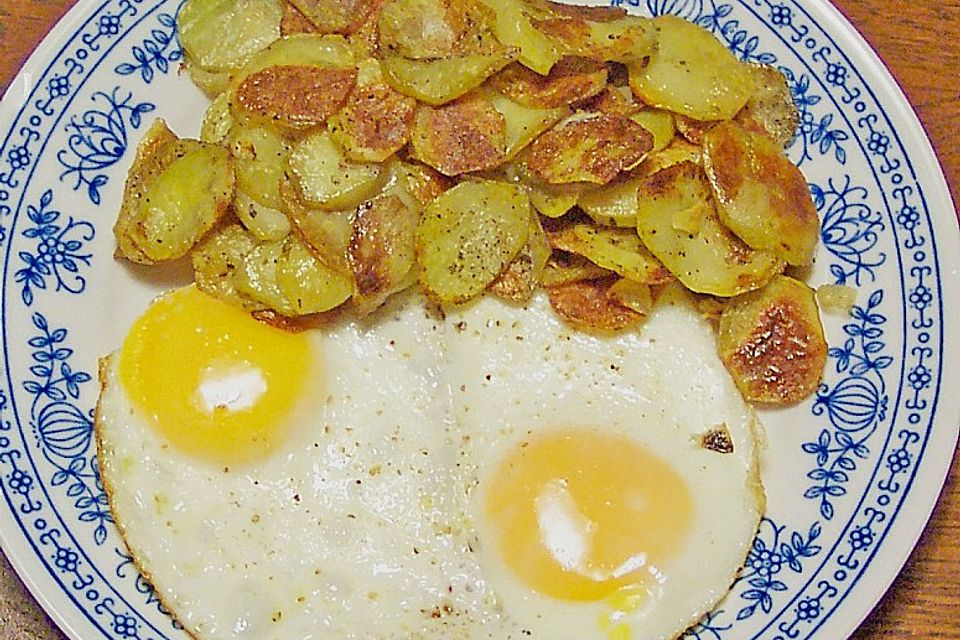 Bratkartoffeln mit Rühr- oder Spiegelei