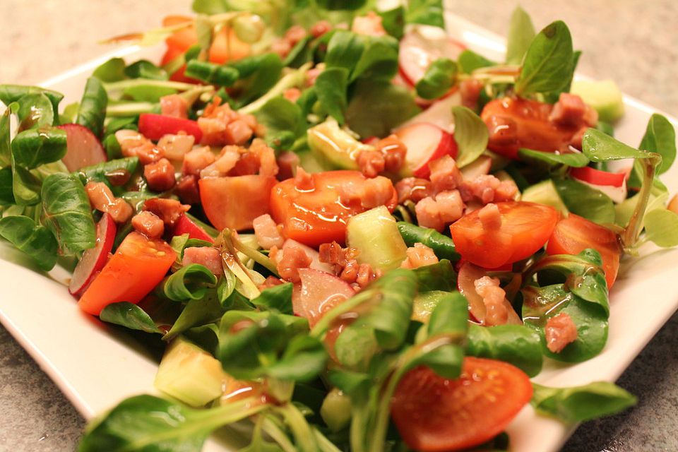 Gemischter Feldsalat mit Himbeeressig - Dressing Gemischter Feldsalat mit Himbeeressig - Dressing
