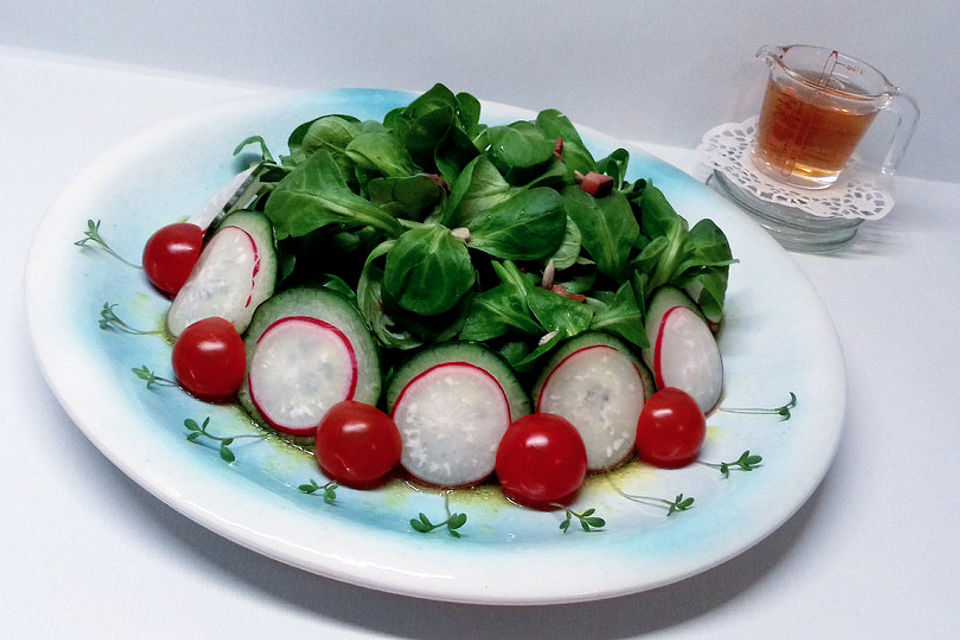 Gemischter Feldsalat mit Himbeeressig - Dressing Gemischter Feldsalat mit Himbeeressig - Dressing
