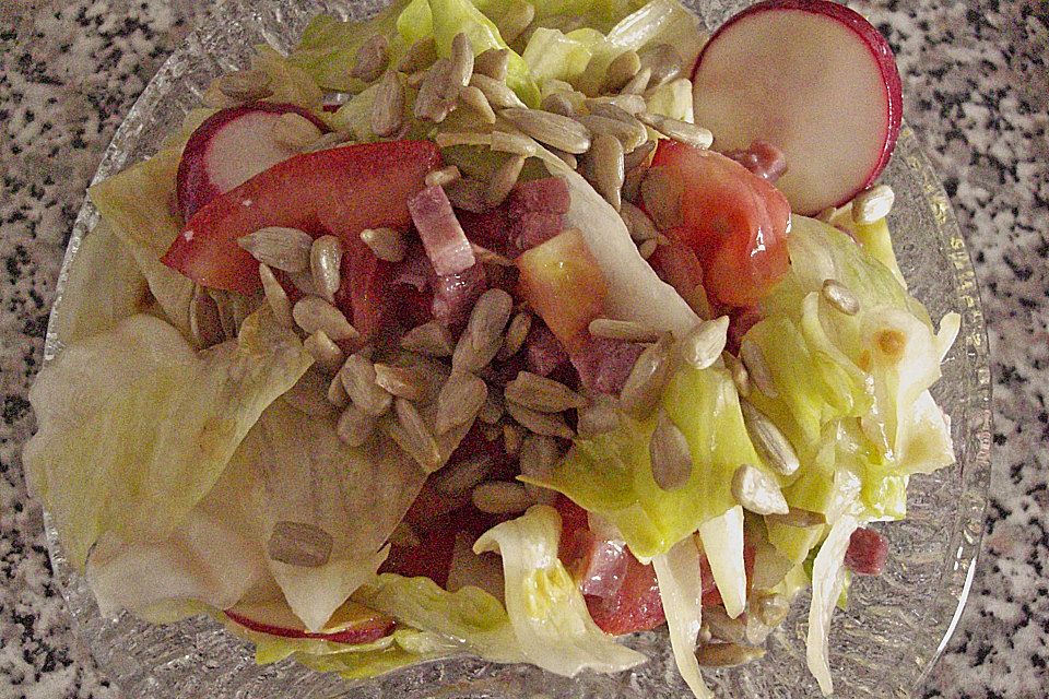 Gemischter Feldsalat mit Himbeeressig - Dressing Gemischter Feldsalat mit Himbeeressig - Dressing