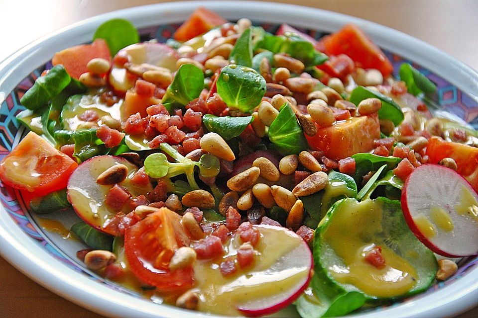 Gemischter Feldsalat mit Himbeeressig - Dressing Gemischter Feldsalat mit Himbeeressig - Dressing