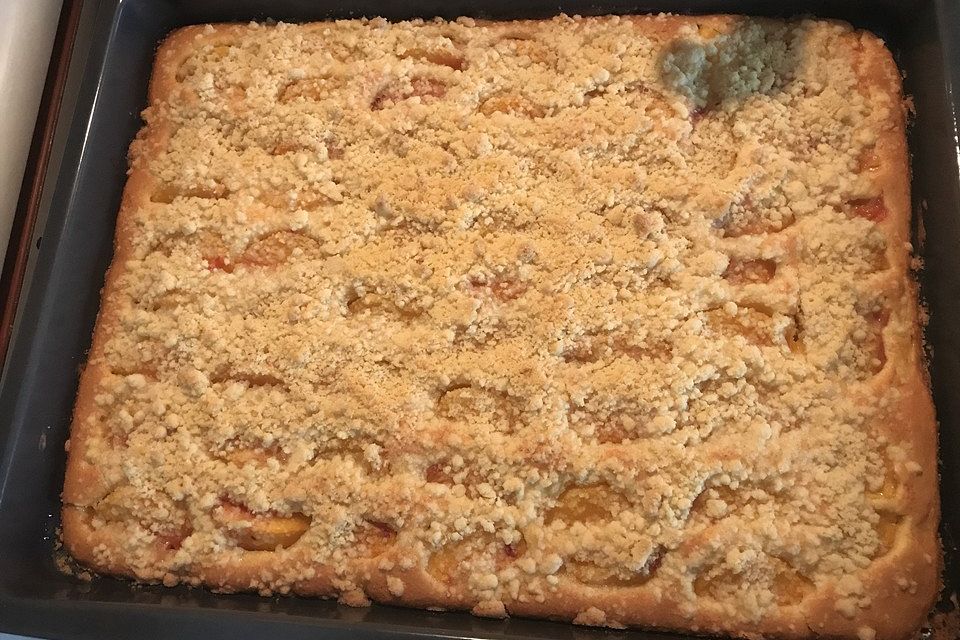 Pfirsichkuchen mit Streuseln