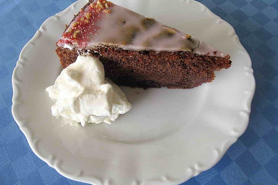 Schokoladen - Rotwein - Kuchen mit Kirschen