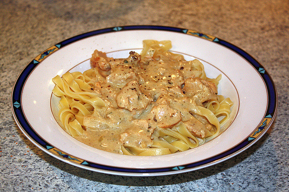 Tagliatelle mit Lachs - Sahnesoße