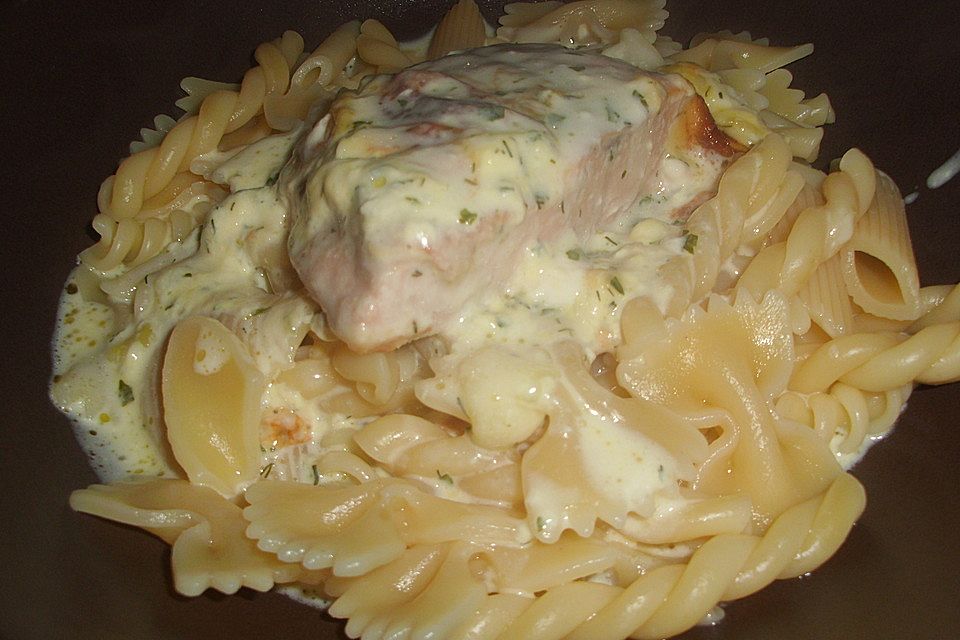 Tagliatelle mit Lachs - Sahnesoße