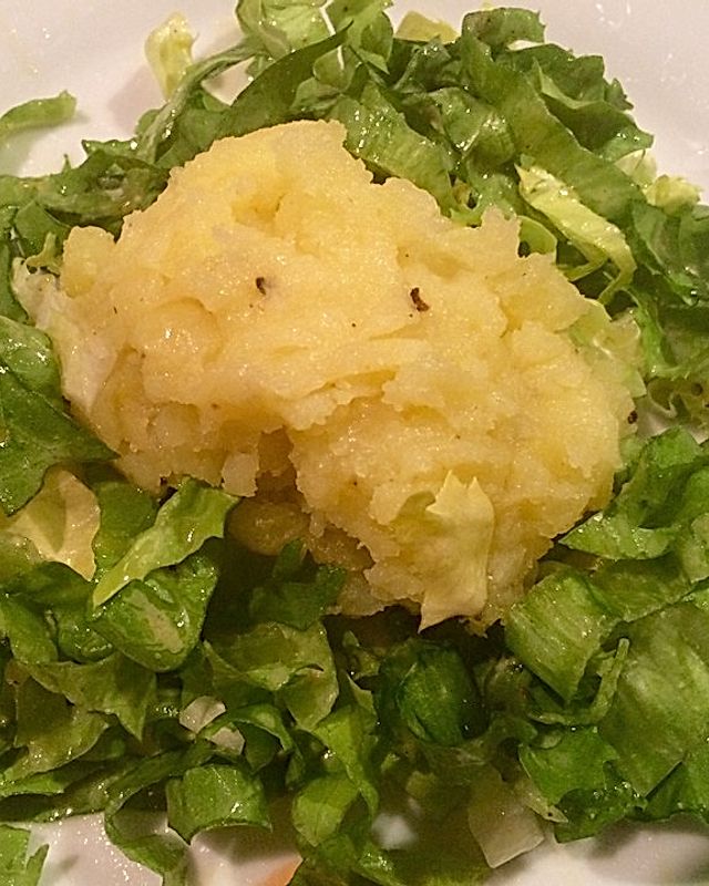 Oliven-Kartoffelstampf mit Endiviensalat