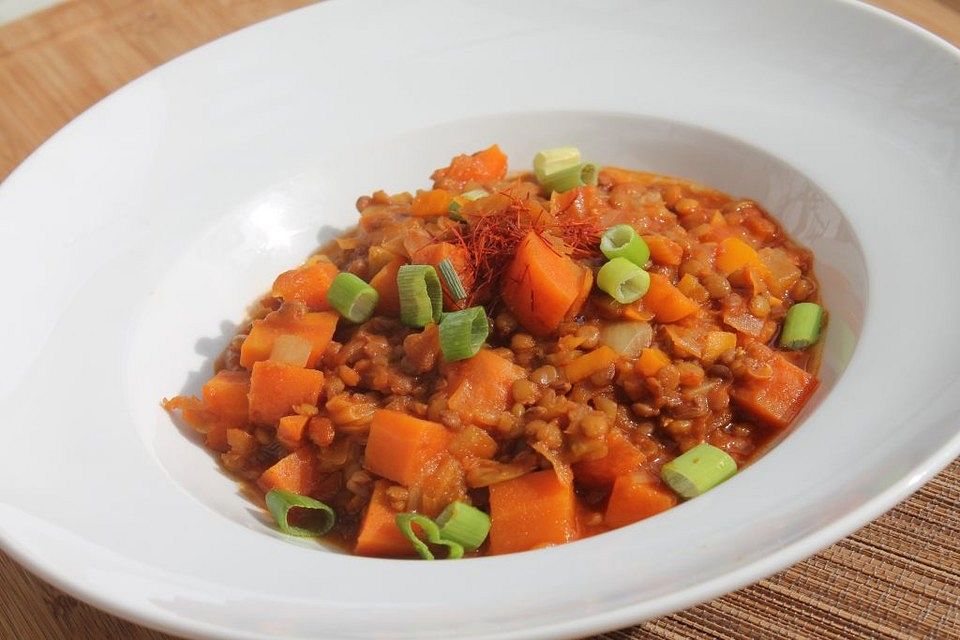 Linsen-Kokos-Suppe mit Chili