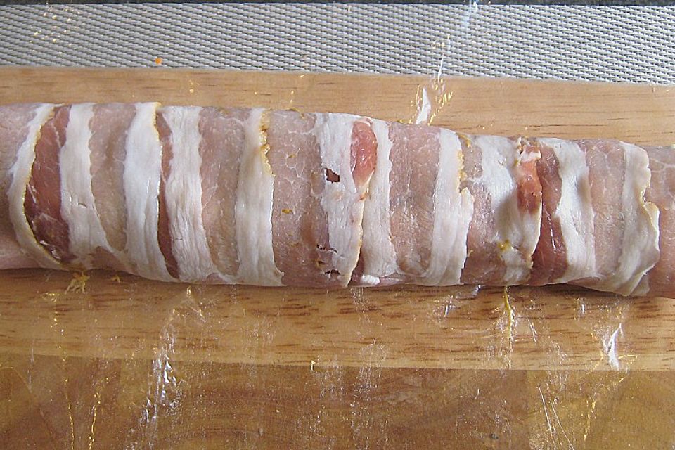 Schweinefilet im Speck - Strudelteig - Mantel