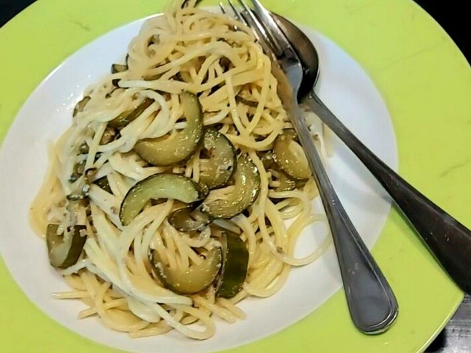 Spaghetti mit Gurken - Sahne - Sauce von Smelly_Skunk| Chefkoch