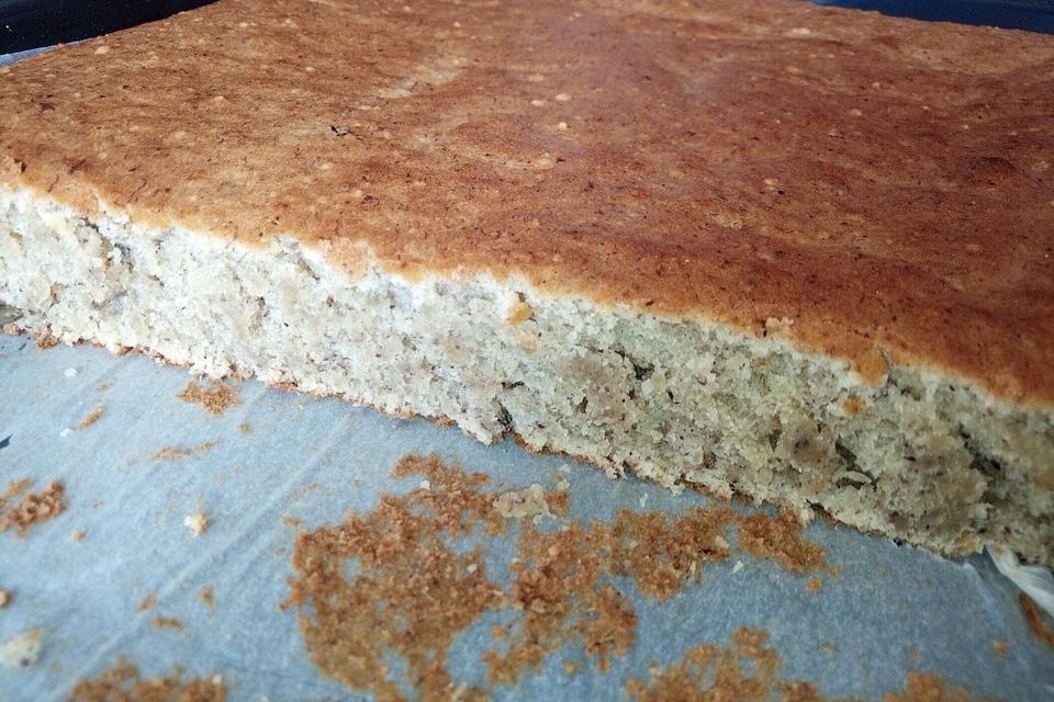 Bananenkuchen mit Nüssen