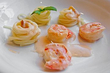 Spaghetti mit Garnelen in Weißwein - Sahnesauce