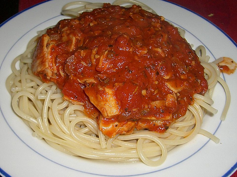 Pasta mit scharfer Tomatensoße von mareikaeferchen | Chefkoch