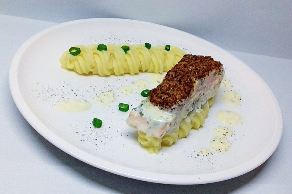 Gebackener Lachs mit Dijonkruste