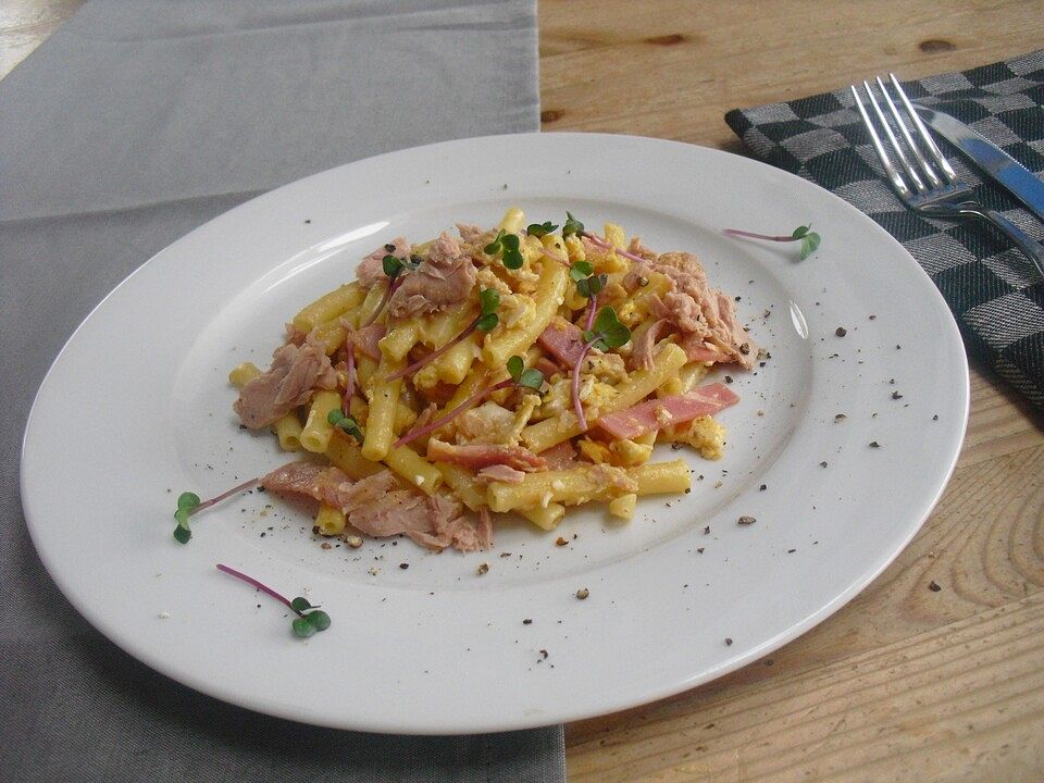 Nudelpfanne mit Thunfisch, Kochschinken und Ei von Idefix1404| Chefkoch