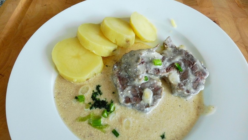 Gekochtes Rindfleisch mit heller Sauce von utelaufenberg