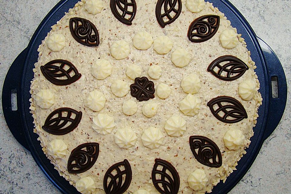 Schokotorte mit heller Mandel - Buttercreme