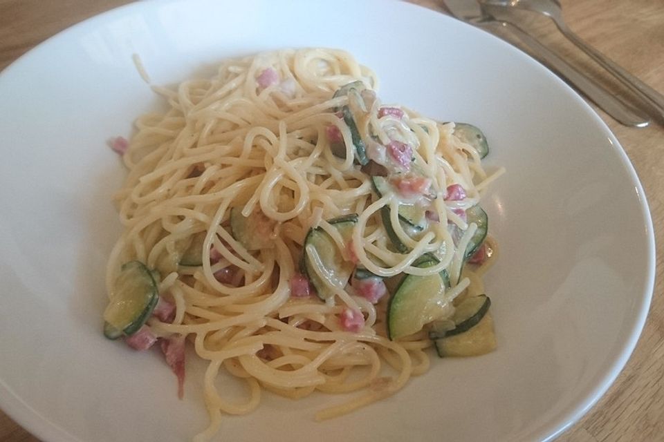 Spaghetti mit Zucchini – Carbonara