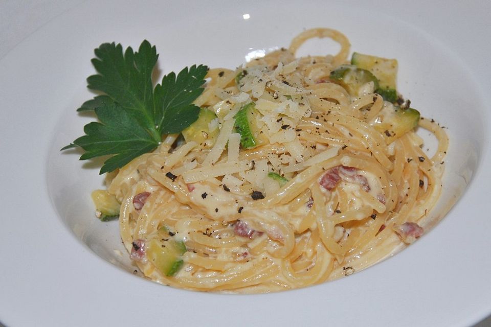 Spaghetti mit Zucchini – Carbonara