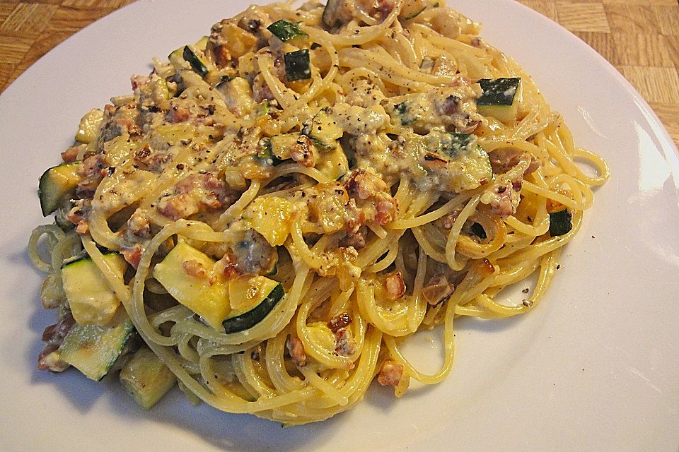 Spaghetti mit Zucchini – Carbonara