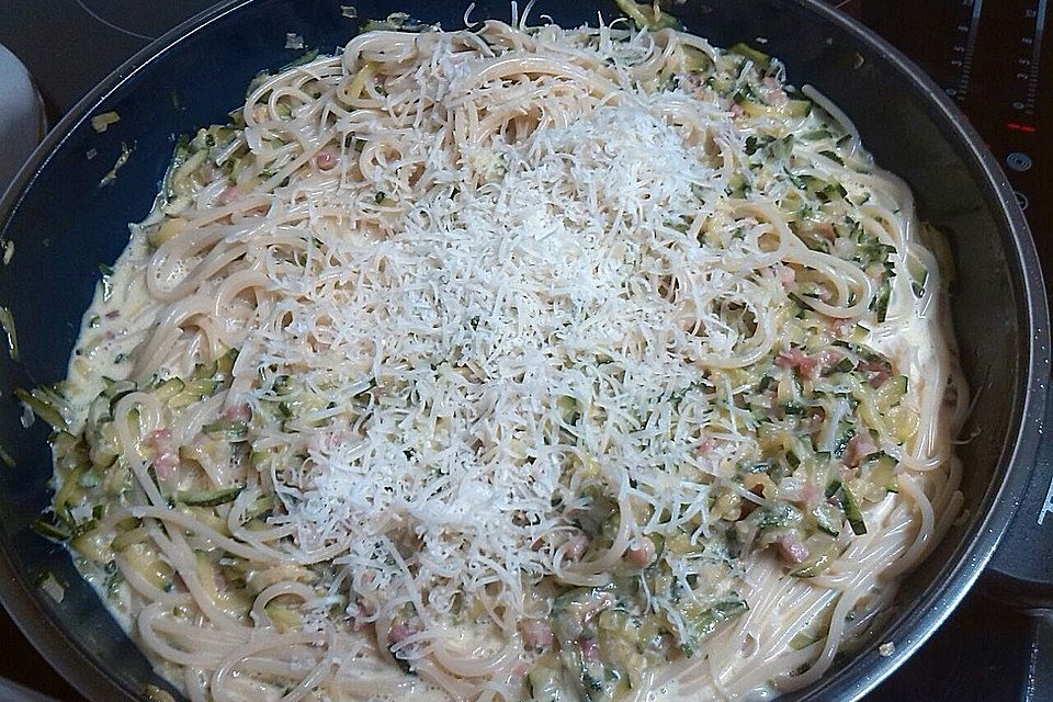 Spaghetti mit Zucchini – Carbonara